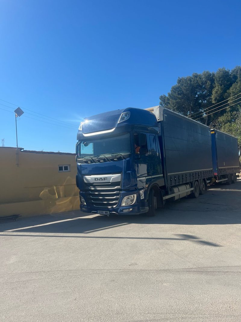 Camión de la flota de JC Palets en las instalaciones de Totana (Murcia)