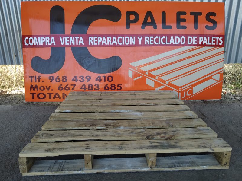 Palet industrial 100 × 100 con base de listones
